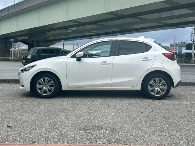 マツダ MAZDA2