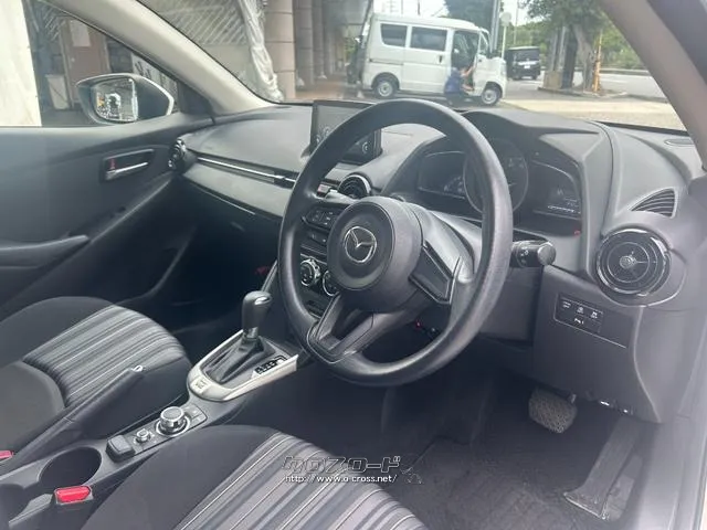 マツダ MAZDA2