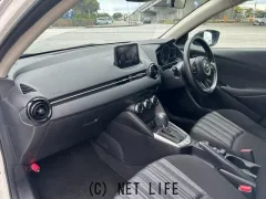 マツダ MAZDA2