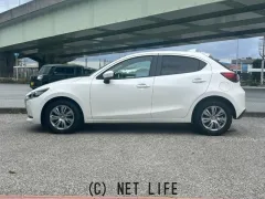 マツダ MAZDA2