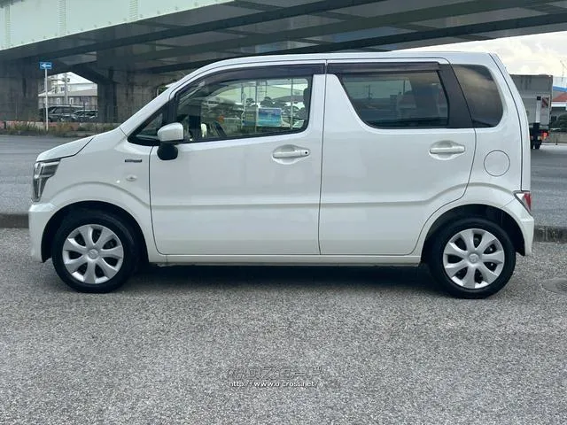 レンタアップ車徹底売り尽くしセール!ナビ・ETC・バックカメラ付で装備充実。愛車の買取査定、委託販売なども行ってます〜♪中古車買うなら西崎総合運動公園向かいのネクサスレンタカーへ。 マツダ フレア