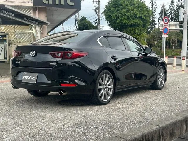 マツダ MAZDA3セダン