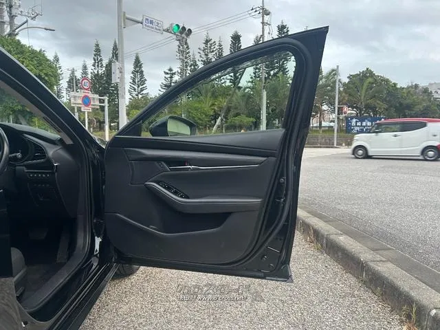 マツダ MAZDA3セダン