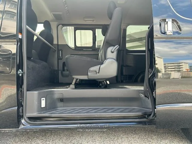 トヨタ ハイエースバン