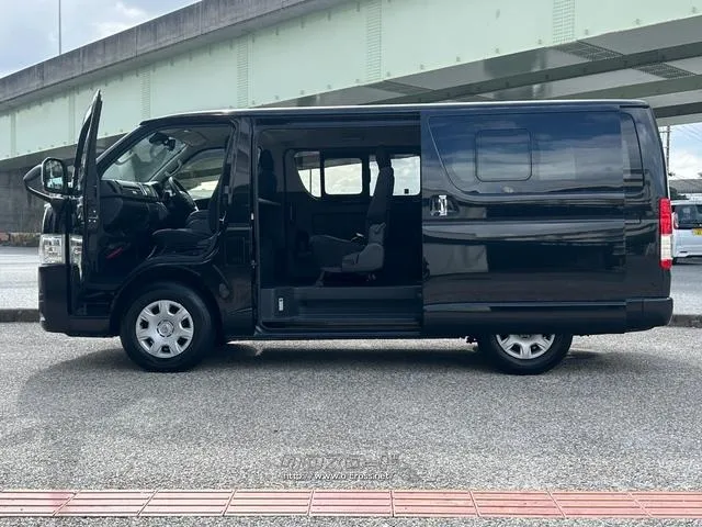 トヨタ ハイエースバン
