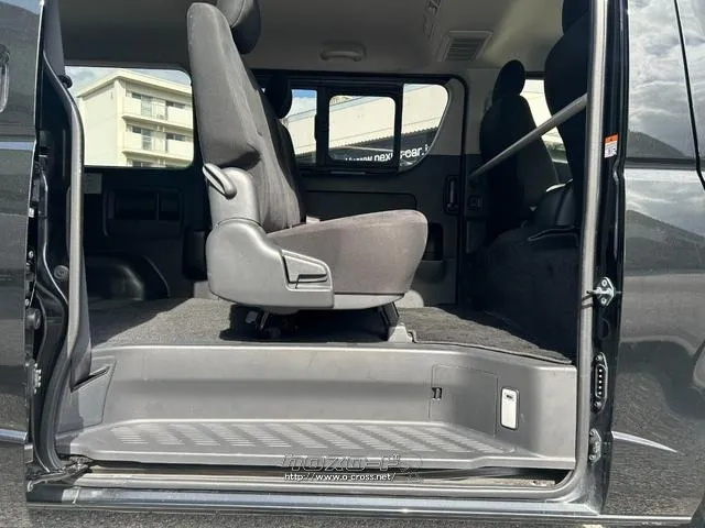 トヨタ ハイエースバン