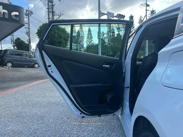 トヨタ プリウス