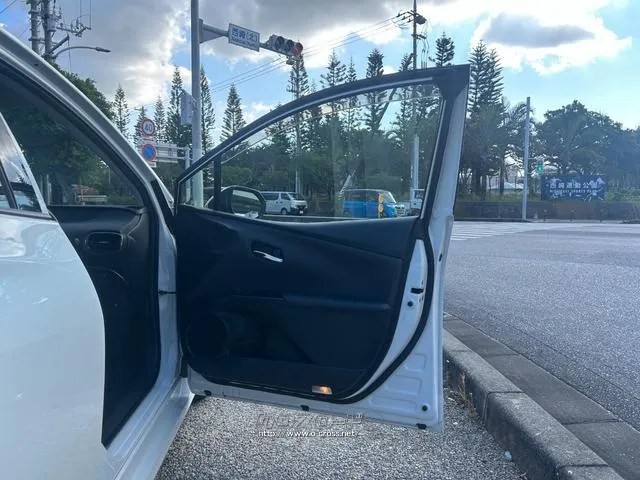 トヨタ プリウス