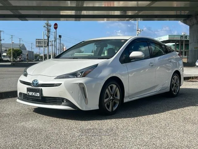 トヨタ プリウス
