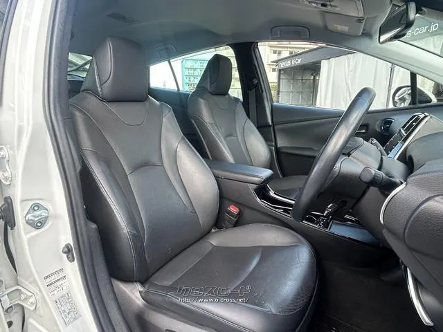 トヨタ プリウス