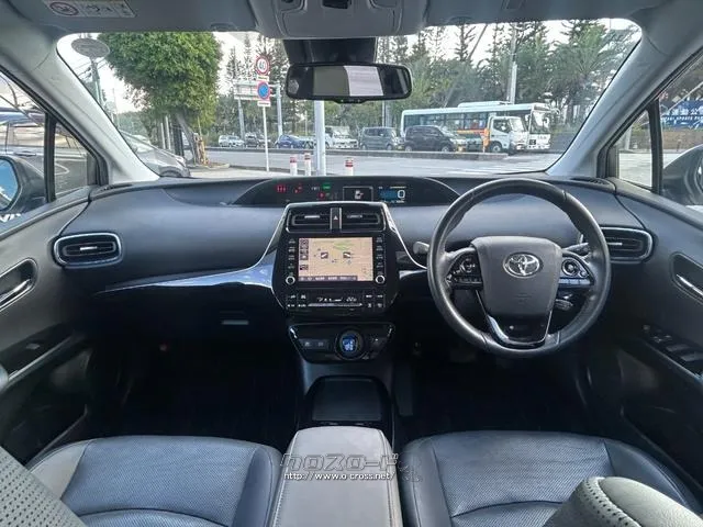 トヨタ プリウス