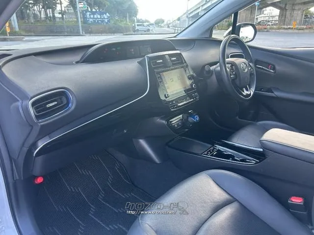 トヨタ プリウス