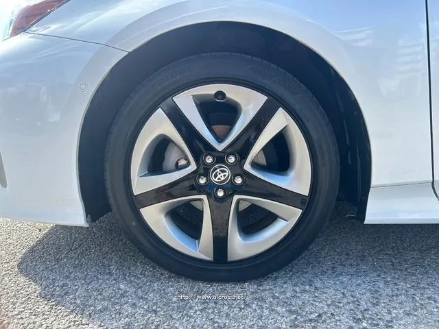 トヨタ プリウス