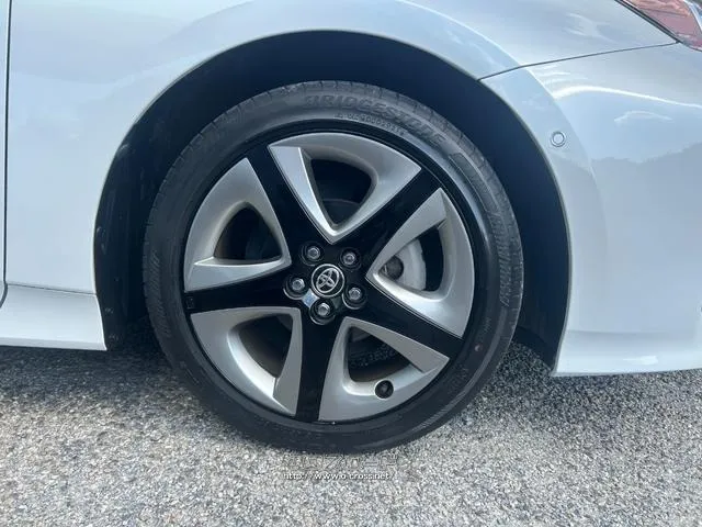 トヨタ プリウス