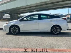 トヨタ プリウス