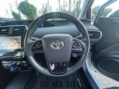 トヨタ プリウス