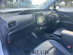 トヨタ プリウス