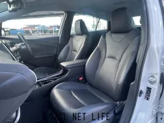 トヨタ プリウス