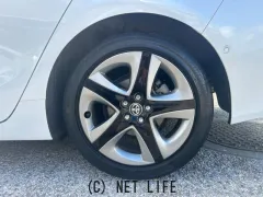 トヨタ プリウス
