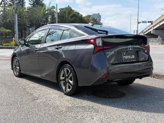 レンタアップ車徹底売り尽くしセール!ナビ・ETC・バックカメラ付で装備充実。愛車の買取査定、委託販売なども行ってます〜♪中古車買うなら西崎総合運動公園向かいのネクサスレンタカーへ。 トヨタ プリウス