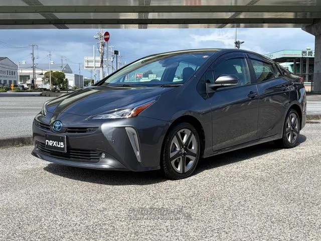 レンタアップ車徹底売り尽くしセール!ナビ・ETC・バックカメラ付で装備充実。愛車の買取査定、委託販売なども行ってます〜♪中古車買うなら西崎総合運動公園向かいのネクサスレンタカーへ。 トヨタ プリウス