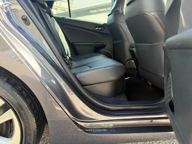 レンタアップ車徹底売り尽くしセール!ナビ・ETC・バックカメラ付で装備充実。愛車の買取査定、委託販売なども行ってます〜♪中古車買うなら西崎総合運動公園向かいのネクサスレンタカーへ。 トヨタ プリウス