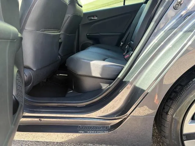 レンタアップ車徹底売り尽くしセール!ナビ・ETC・バックカメラ付で装備充実。愛車の買取査定、委託販売なども行ってます〜♪中古車買うなら西崎総合運動公園向かいのネクサスレンタカーへ。 トヨタ プリウス