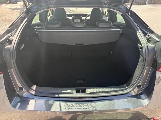 レンタアップ車徹底売り尽くしセール!ナビ・ETC・バックカメラ付で装備充実。愛車の買取査定、委託販売なども行ってます〜♪中古車買うなら西崎総合運動公園向かいのネクサスレンタカーへ。 トヨタ プリウス