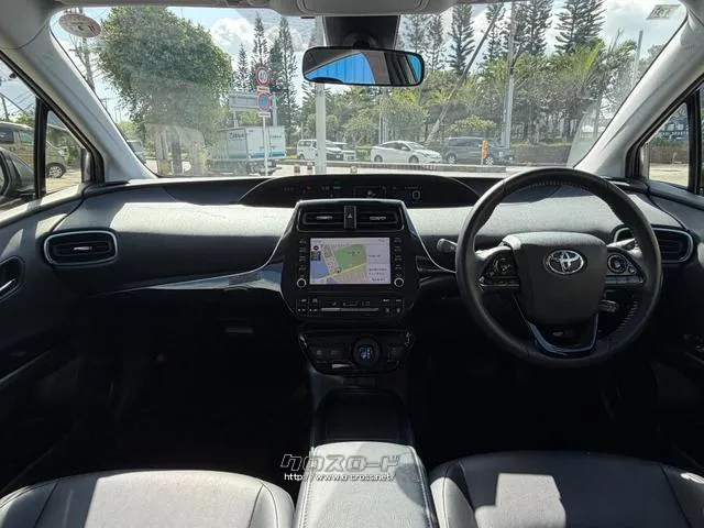 レンタアップ車徹底売り尽くしセール!ナビ・ETC・バックカメラ付で装備充実。愛車の買取査定、委託販売なども行ってます〜♪中古車買うなら西崎総合運動公園向かいのネクサスレンタカーへ。 トヨタ プリウス