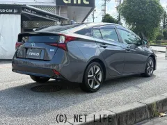 トヨタ プリウス