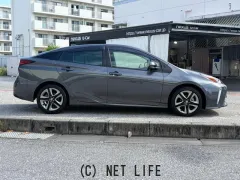 トヨタ プリウス