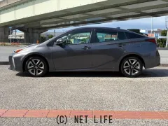 トヨタ プリウス