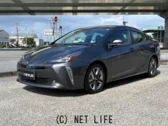 トヨタ プリウス