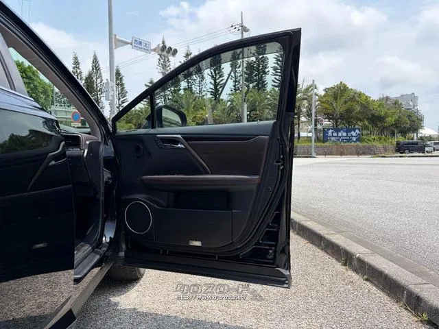 レンタアップ車徹底売り尽くしセール!ナビ・ETC・バックカメラ付で装備充実。愛車の買取査定、委託販売なども行ってます〜♪中古車買うなら西崎総合運動公園向かいのネクサスレンタカーへ。 レクサス RX