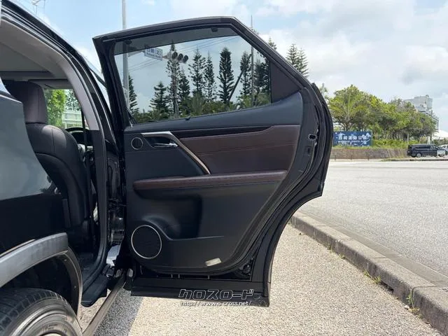 レンタアップ車徹底売り尽くしセール!ナビ・ETC・バックカメラ付で装備充実。愛車の買取査定、委託販売なども行ってます〜♪中古車買うなら西崎総合運動公園向かいのネクサスレンタカーへ。 レクサス RX