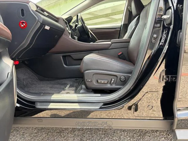 レンタアップ車徹底売り尽くしセール!ナビ・ETC・バックカメラ付で装備充実。愛車の買取査定、委託販売なども行ってます〜♪中古車買うなら西崎総合運動公園向かいのネクサスレンタカーへ。 レクサス RX
