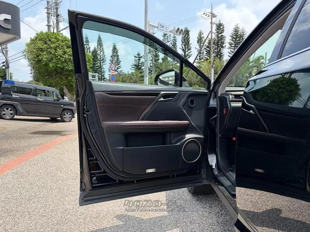 レンタアップ車徹底売り尽くしセール!ナビ・ETC・バックカメラ付で装備充実。愛車の買取査定、委託販売なども行ってます〜♪中古車買うなら西崎総合運動公園向かいのネクサスレンタカーへ。 レクサス RX