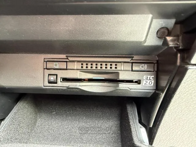 レンタアップ車徹底売り尽くしセール!ナビ・ETC・バックカメラ付で装備充実。愛車の買取査定、委託販売なども行ってます〜♪中古車買うなら西崎総合運動公園向かいのネクサスレンタカーへ。 レクサス RX