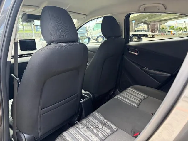 レンタアップ車徹底売り尽くしセール!ナビ・ETC・バックカメラ付で装備充実。愛車の買取査定、委託販売なども行ってます〜♪中古車買うなら西崎総合運動公園向かいのネクサスレンタカーへ。 マツダ MAZDA2