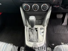 マツダ MAZDA2