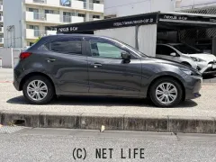 マツダ MAZDA2