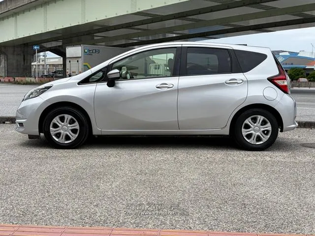 レンタアップ車徹底売り尽くしセール!ナビ・ETC・バックカメラ付で装備充実。愛車の買取査定、委託販売なども行ってます〜♪中古車買うなら西崎総合運動公園向かいのネクサスレンタカーへ。 日産 ノート