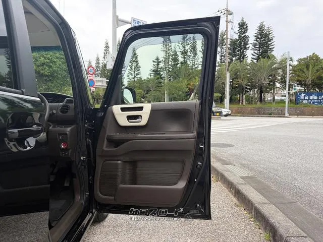 レンタアップ車徹底売り尽くしセール!ナビ・ETC・バックカメラ付で装備充実。愛車の買取査定、委託販売なども行ってます〜♪中古車買うなら西崎総合運動公園向かいのネクサスレンタカーへ。 ホンダ N-BOX