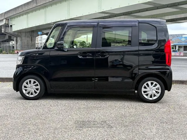 レンタアップ車徹底売り尽くしセール!ナビ・ETC・バックカメラ付で装備充実。愛車の買取査定、委託販売なども行ってます〜♪中古車買うなら西崎総合運動公園向かいのネクサスレンタカーへ。 ホンダ N-BOX