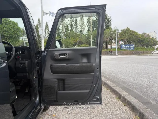 レンタアップ車徹底売り尽くしセール!ナビ・ETC・バックカメラ付で装備充実。愛車の買取査定、委託販売なども行ってます〜♪中古車買うなら西崎総合運動公園向かいのネクサスレンタカーへ。 ホンダ N-BOX
