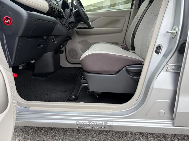 レンタアップ車徹底売り尽くしセール!ナビ・ETC・バックカメラ付で装備充実。愛車の買取査定、委託販売なども行ってます〜♪中古車買うなら西崎総合運動公園向かいのネクサスレンタカーへ。 日産 デイズ