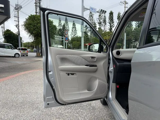 レンタアップ車徹底売り尽くしセール!ナビ・ETC・バックカメラ付で装備充実。愛車の買取査定、委託販売なども行ってます〜♪中古車買うなら西崎総合運動公園向かいのネクサスレンタカーへ。 日産 デイズ