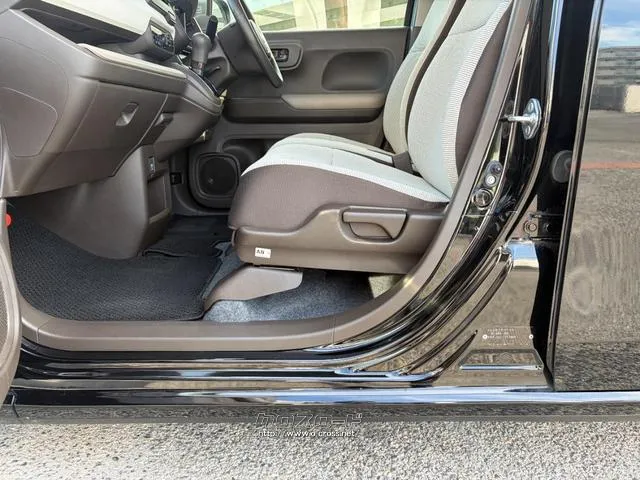 レンタアップ車徹底売り尽くしセール!ナビ・ETC・バックカメラ付で装備充実。愛車の買取査定、委託販売なども行ってます〜♪中古車買うなら西崎総合運動公園向かいのネクサスレンタカーへ。 ホンダ N-WGN