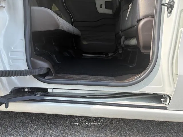レンタアップ車徹底売り尽くしセール!ナビ・ETC・バックカメラ付で装備充実。愛車の買取査定、委託販売なども行ってます〜♪中古車買うなら西崎総合運動公園向かいのネクサスレンタカーへ。 ホンダ N-BOX