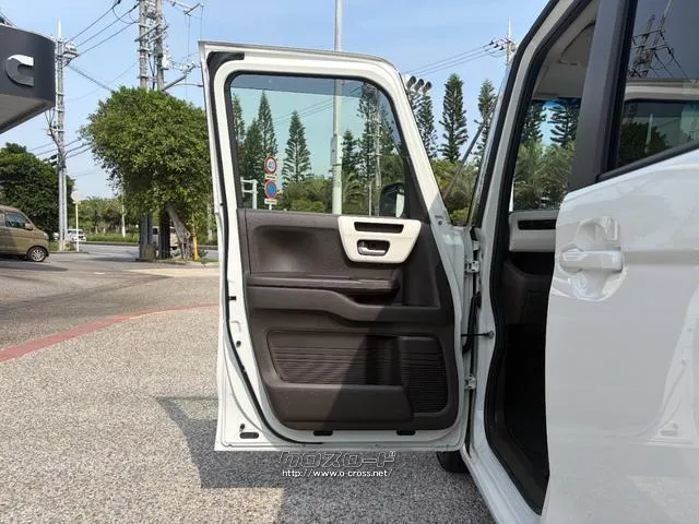 レンタアップ車徹底売り尽くしセール!ナビ・ETC・バックカメラ付で装備充実。愛車の買取査定、委託販売なども行ってます〜♪中古車買うなら西崎総合運動公園向かいのネクサスレンタカーへ。 ホンダ N-BOX